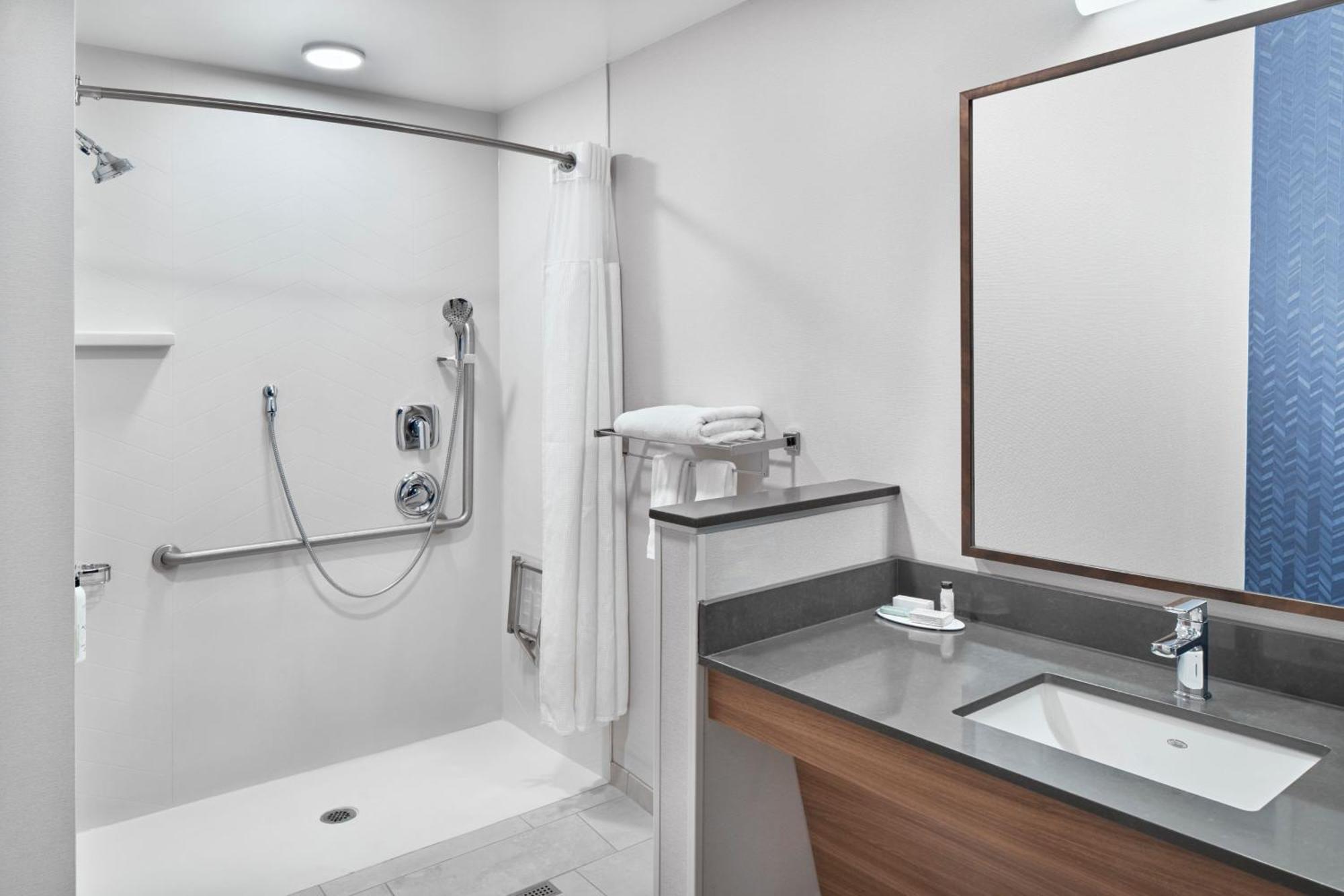 Fairfield Inn & Suites By Marriott بينتيكتون المظهر الخارجي الصورة