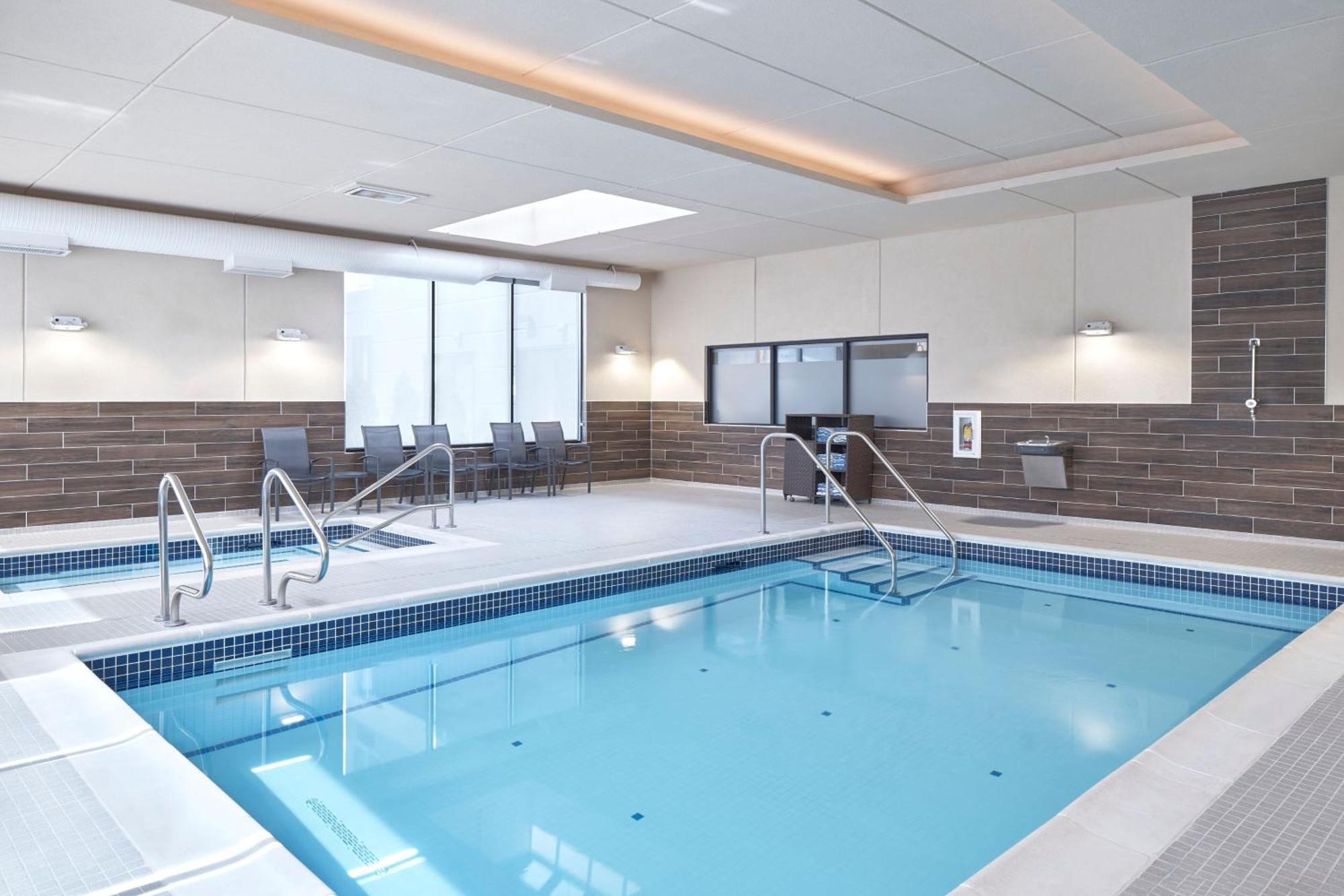 Fairfield Inn & Suites By Marriott بينتيكتون المظهر الخارجي الصورة